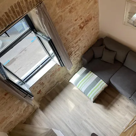 Charming Seaside Flat * פאז'אנה